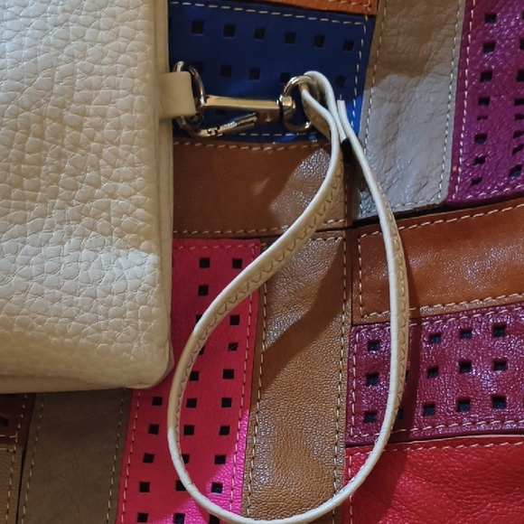 Cream Vegan Leather Purse - Picture 3 of 13
